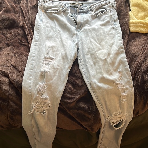 Abercrombie and Fitch Light Wash Blue Skinny Jeans - Picture 1 of 1